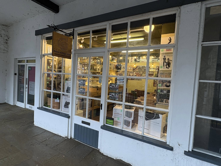 Retro Vintage Vinyl shop in Dolgellau